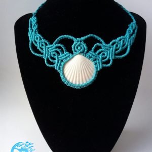 Макраме ѓердан со школка